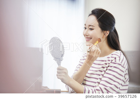 房子,生活,家庭主婦,女人,韓國人 房子,生活,家庭主婦,女人,韓國人 39657126