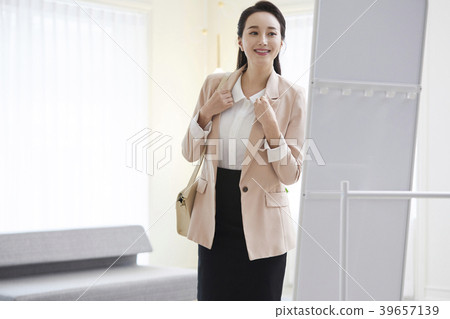 房子,生活,家庭主婦,女人,韓國人 房子,生活,家庭主婦,女人,韓國人 39657139