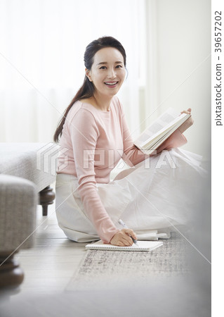 房子,生活,家庭主婦,女人,韓國人 房子,生活,家庭主婦,女人,韓國人 39657202