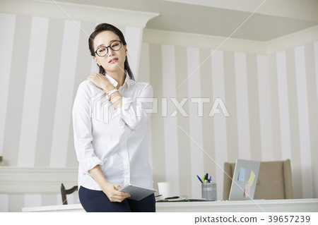 家,女商人,遠程辦公,女人,韓國 家,女商人,遠程辦公,女人,韓國 39657239