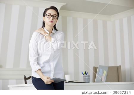 Home, business woman, telecommuting, woman, korean 39657254