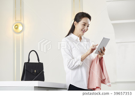 家,女商人,遠程辦公,女人,韓國 家,女商人,遠程辦公,女人,韓國 39657353