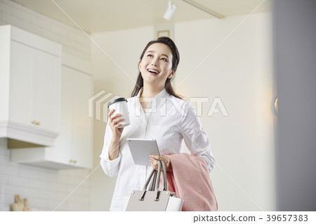 Home, business woman, telecommuting, woman, korean Home, business woman, telecommuting, woman, korean 39657383