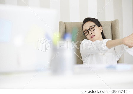 家,女商人,遠程辦公,女人,韓國 家,女商人,遠程辦公,女人,韓國 39657401