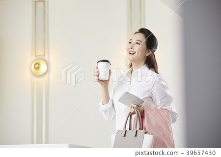 家,女商人,遠程辦公,女人,韓國 家,女商人,遠程辦公,女人,韓國 39657430