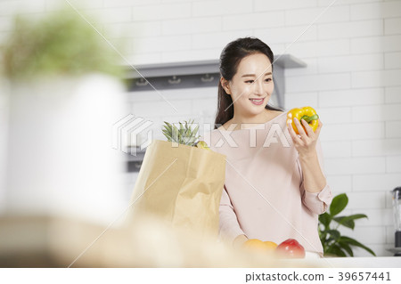 房子,生活,家庭主婦,女人,韓國人 房子,生活,家庭主婦,女人,韓國人 39657441