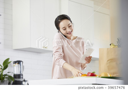 房子,生活,家庭主婦,女人,韓國人 房子,生活,家庭主婦,女人,韓國人 39657476