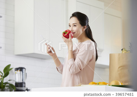 房子,生活,家庭主婦,女人,韓國人 房子,生活,家庭主婦,女人,韓國人 39657481