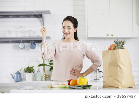 房子,生活,家庭主婦,女人,韓國人 房子,生活,家庭主婦,女人,韓國人 39657487