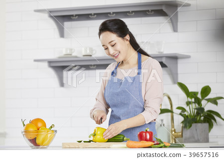 房子,生活,家庭主婦,女人,韓國人 房子,生活,家庭主婦,女人,韓國人 39657516