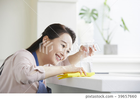 房子,生活,家庭主婦,女人,韓國人 房子,生活,家庭主婦,女人,韓國人 39657660