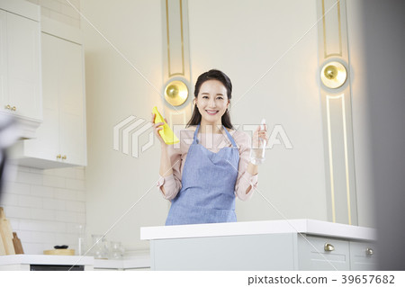房子,生活,家庭主婦,女人,韓國人 房子,生活,家庭主婦,女人,韓國人 39657682
