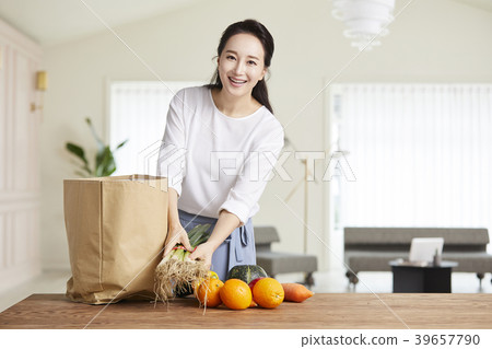 房子,生活,家庭主婦,女人,韓國人 房子,生活,家庭主婦,女人,韓國人 39657790