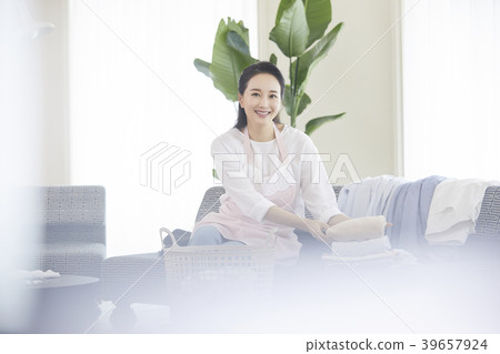 房子,生活,家庭主婦,女人,韓國人 房子,生活,家庭主婦,女人,韓國人 39657924