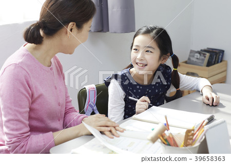 Children studying, mother and daughter 39658363