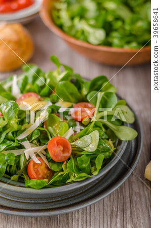 Lamb lettuce salad with dijon dressing 39658641