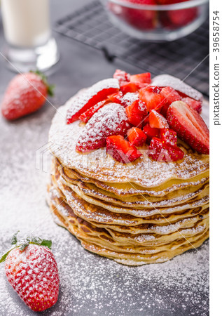 American pancakes with strawberries American pancakes with strawberries 39658754