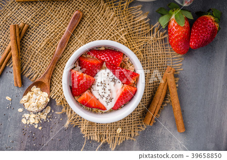 Fresh granola with organic yogurt Fresh granola with organic yogurt 39658850