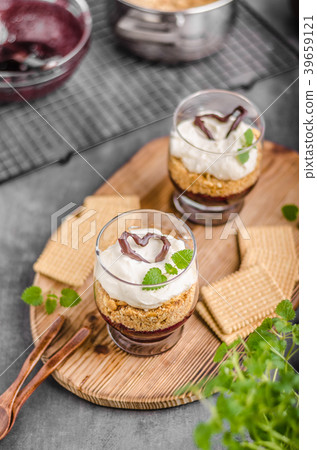 Cheesecake in glass 39659121