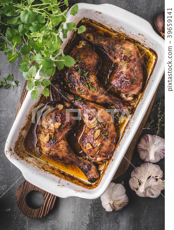Garlic rosemary chicken 39659141