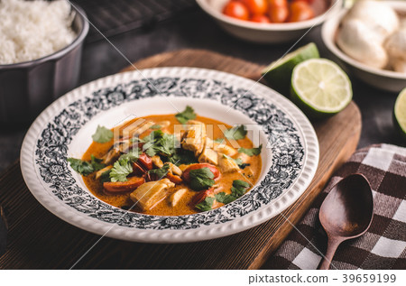Delicious chicken curry with vegetable Delicious chicken curry with vegetable 39659199