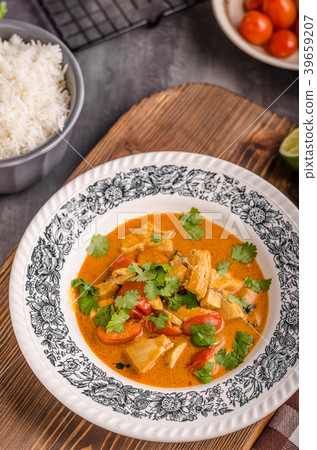 Delicious chicken curry with vegetable Delicious chicken curry with vegetable 39659207
