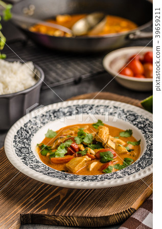 Delicious chicken curry with vegetable Delicious chicken curry with vegetable 39659211