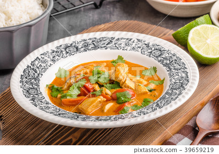 Delicious chicken curry with vegetable Delicious chicken curry with vegetable 39659219