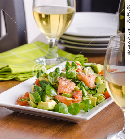 Fresh salad with salmon Fresh salad with salmon 39660600