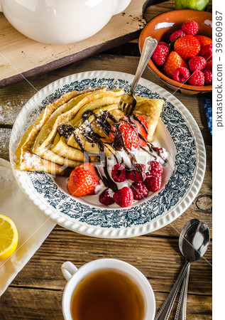 Pancakes with berries Pancakes with berries 39660987