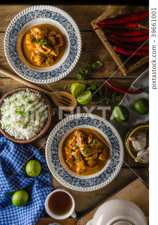 Curry chicken with rice 39661001