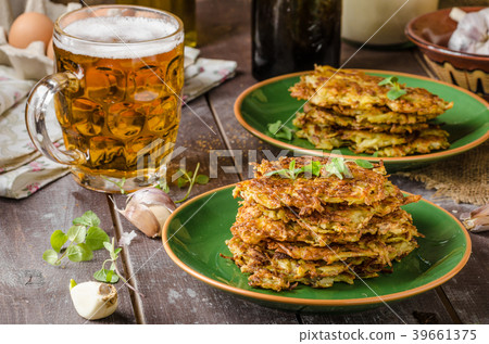Potato pancakes with garlic and beer 39661375