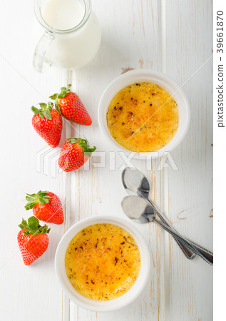 Delicious Creme brulee 39661870