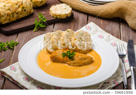 Chicken on cream with pepper season Chicken on cream with pepper season 39661998