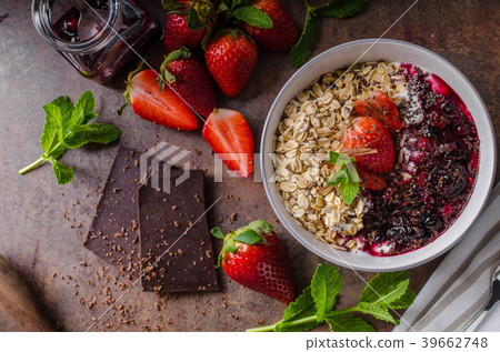 Granola with berries and chocolate Granola with berries and chocolate 39662748