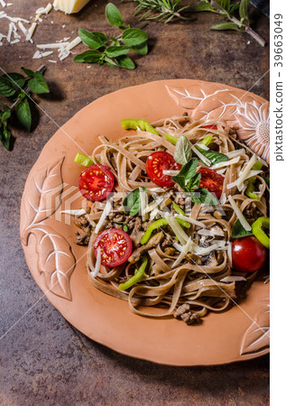 Whole grain pasta with cheese Whole grain pasta with cheese 39663049