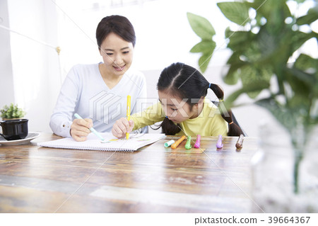 畫孩子、母親和女兒, 畫孩子、母親和女兒, 39664367