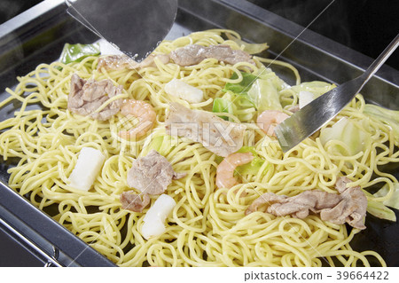 Yakisoba Yakisoba (stir-fried soba noodles) Yakisoba Yakisoba (stir-fried soba noodles) 39664422