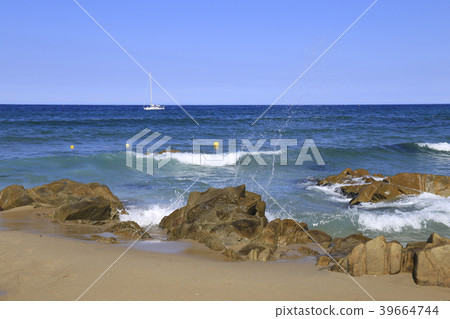 Yangyang Gun Beach 39664744