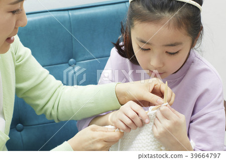 Mom and daughter, good afternoon, knit Mom and daughter, good afternoon, knit 39664797