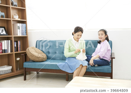 Mom and daughter, good afternoon, knit 39664809