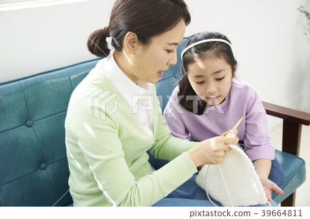 Mom and daughter, good afternoon, knit 39664811