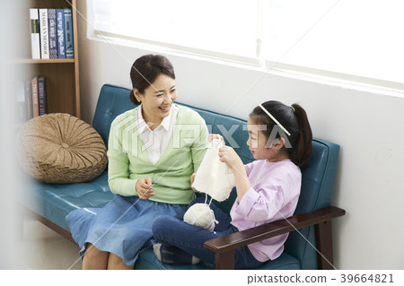 Mom and daughter, good afternoon, knit Mom and daughter, good afternoon, knit 39664821