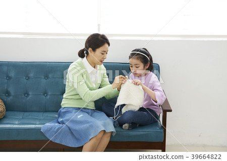 媽媽和女兒，下午好，編織 39664822