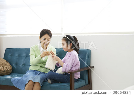 Mom and daughter, good afternoon, knit Mom and daughter, good afternoon, knit 39664824