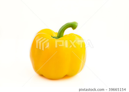 sweet pepper isolated on white background sweet pepper isolated on white background 39665154