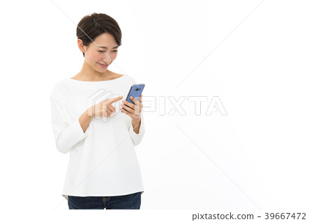Young woman with smartphone Young woman with smartphone 39667472