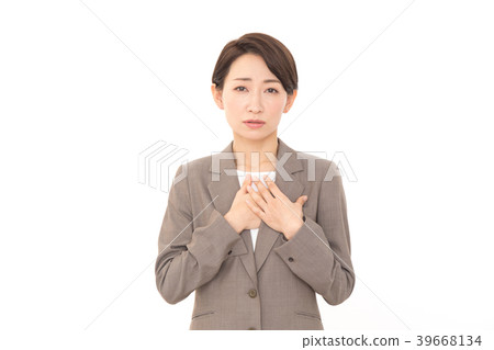 Businesswoman negative image chest pain Businesswoman negative image chest pain 39668134