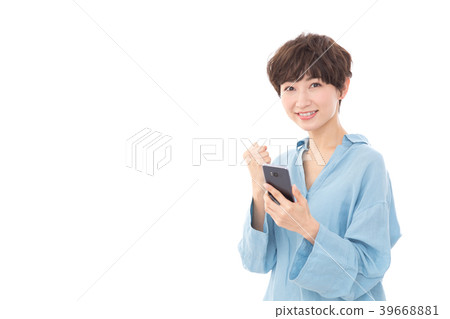 Young woman with smartphone 39668881