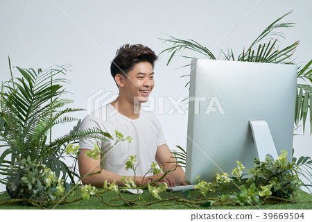 Enjoying work 39669504